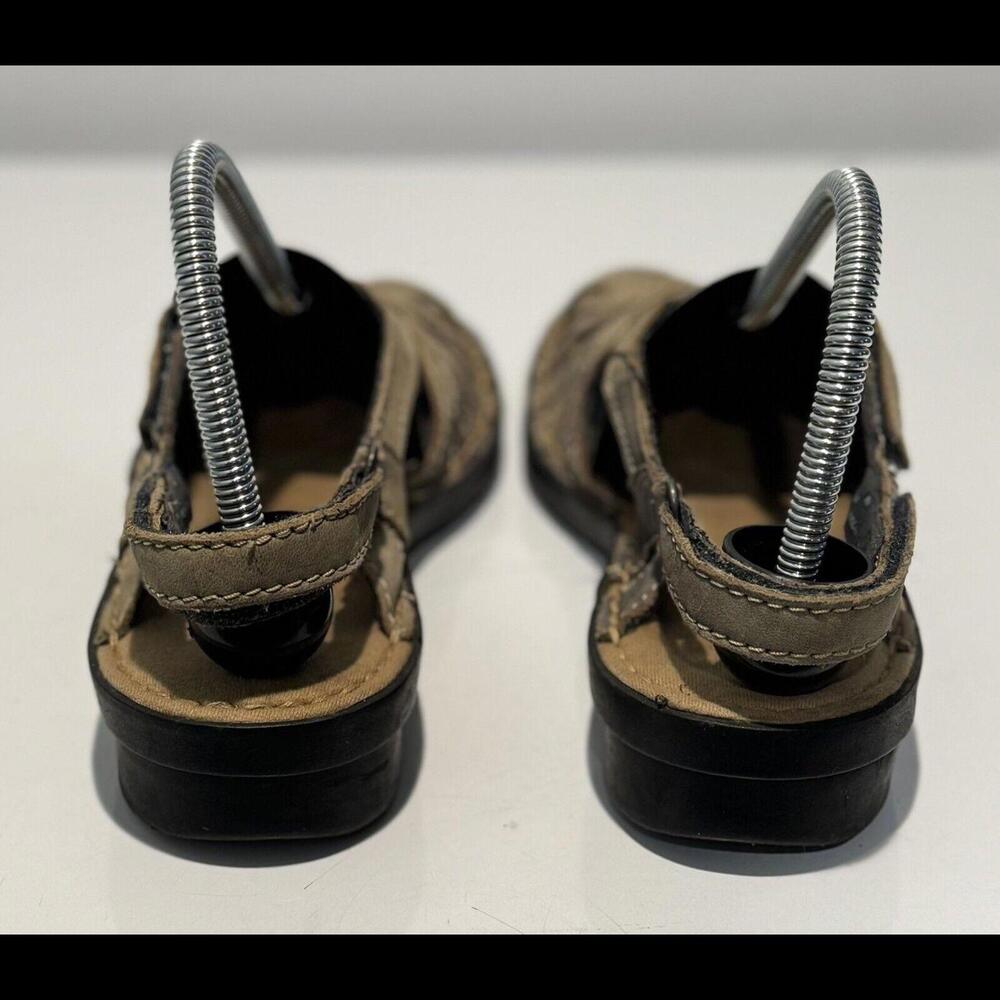 Womens Clark Shoes Size 8N Leather Upper Tan - Picture 2 of 6